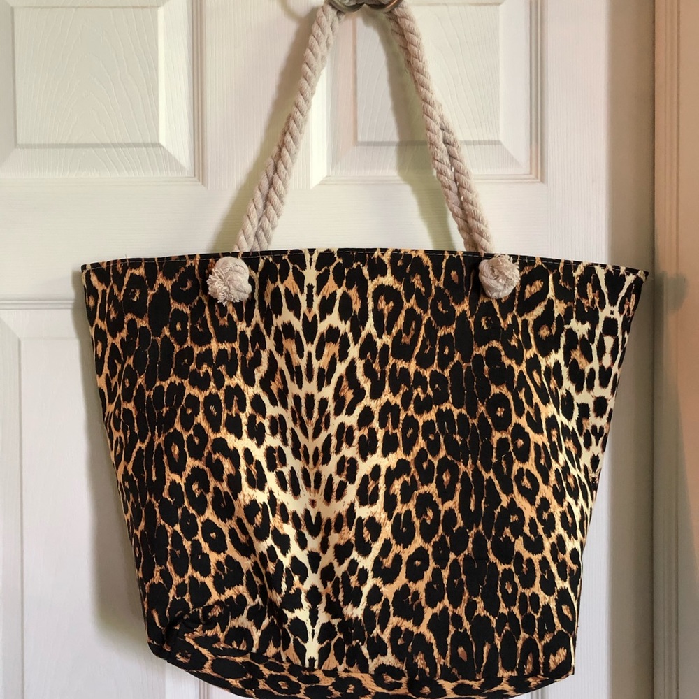 Leopard print tote bag